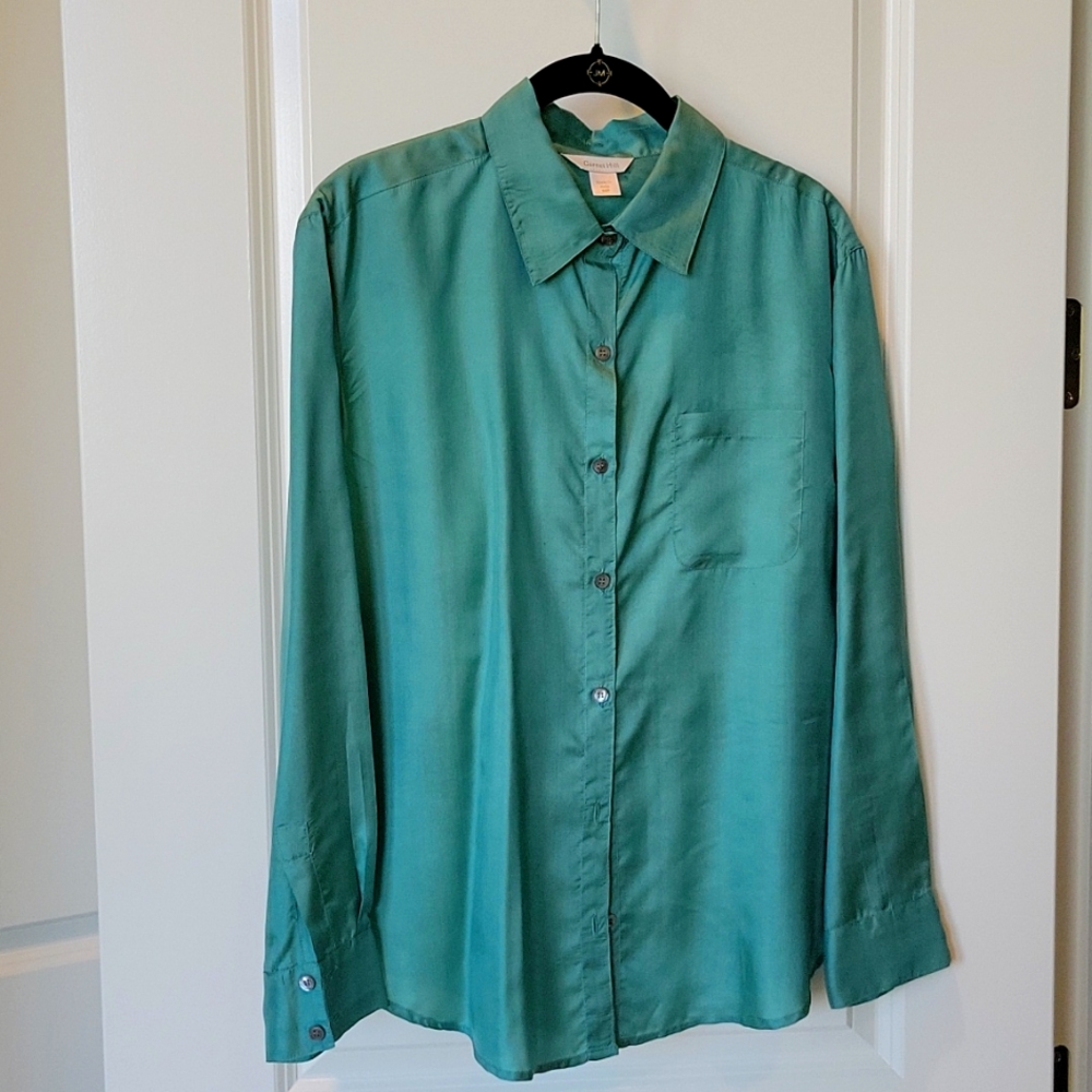 Woman's washable silk blouse from Garnet Hill. Size 04 petite. Green.